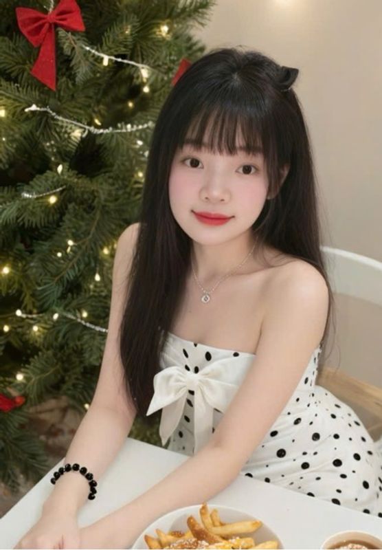 girl smiling on a live ome tv style video call