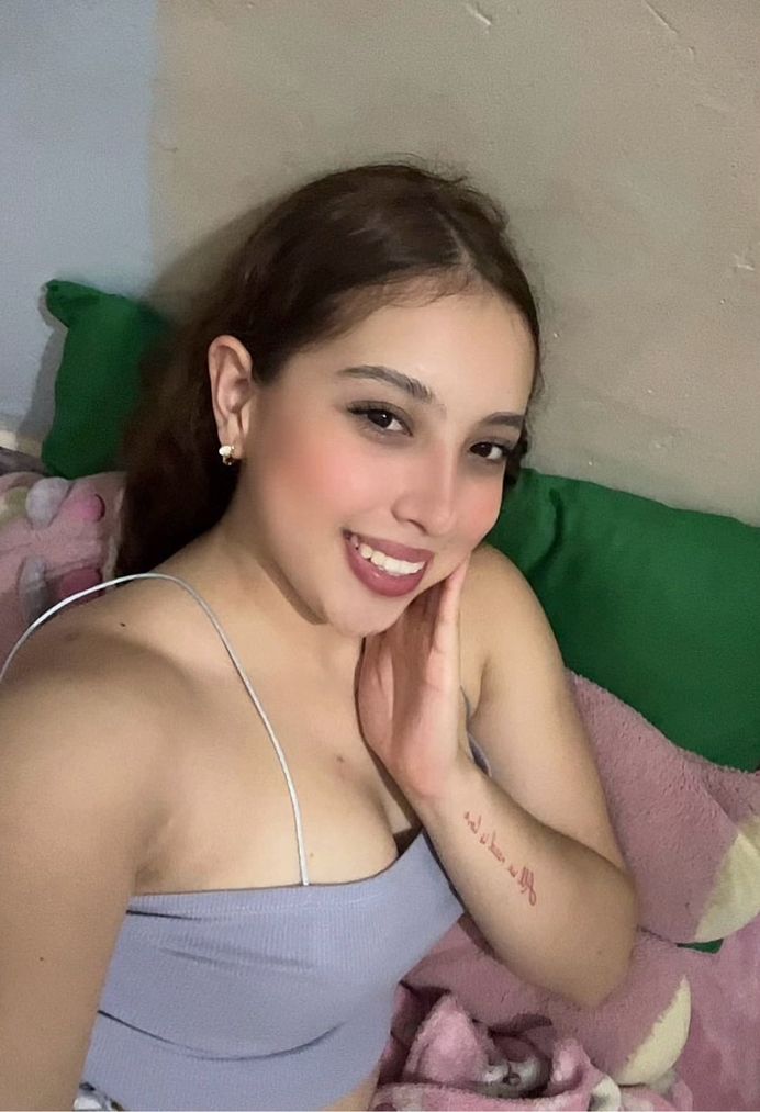 ometv alternative video call on a phone browser with a girl from Colombia